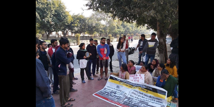 Students and workers of NLU Delhi protesting (Source: Facebook/NLUD Workers-Students Solidarity)