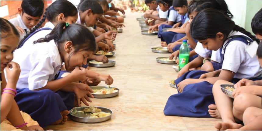 Children eating Mid-Day Meal in  a school in Jharkhand (Source: Shutterstock)