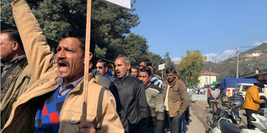 Kejriwal joins teachers' protest in Mohali