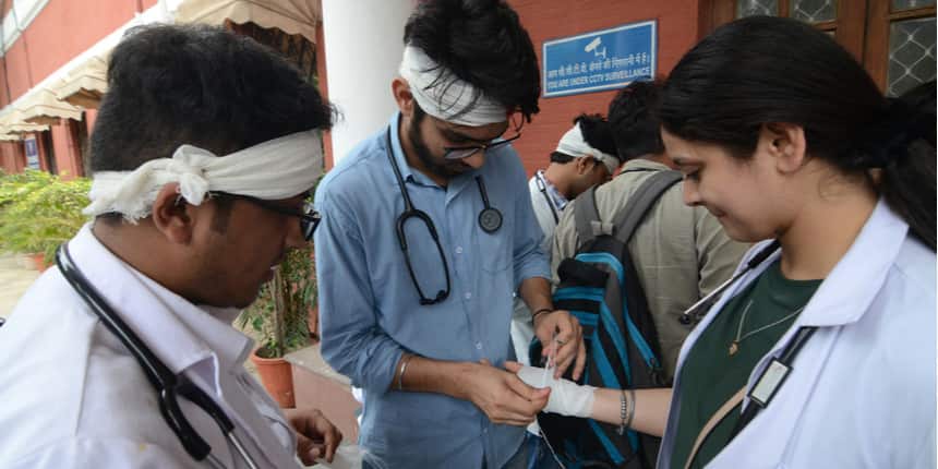 AIIMS, Safdarjung resident doctors march in support of MP doctors' protest