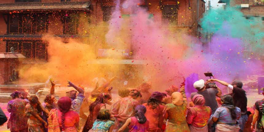 essay on holi and diwali