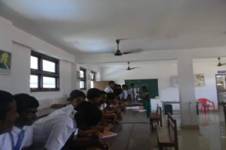 Kamaraj English Medium School-Physics lab