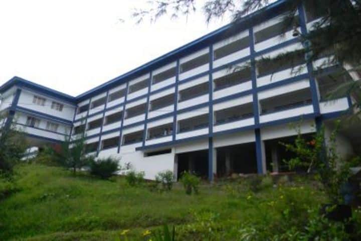 Kamaraj English Medium School-School building