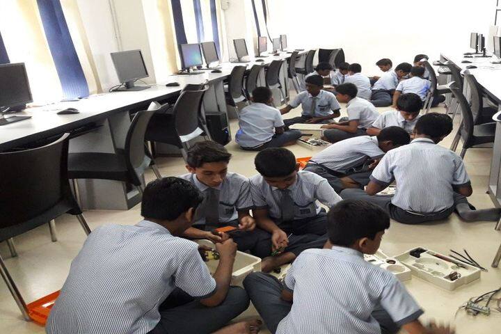 Teresa Spinelli Public School-Computer Labs