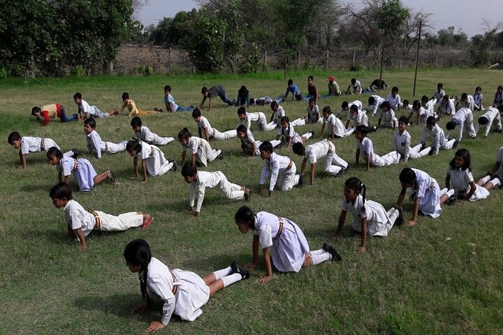 Acharya Shriram Vidyalaya-Yoga Day