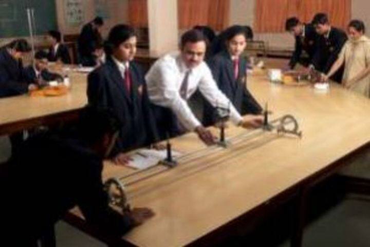 Agarwal Public School-Physics Lab