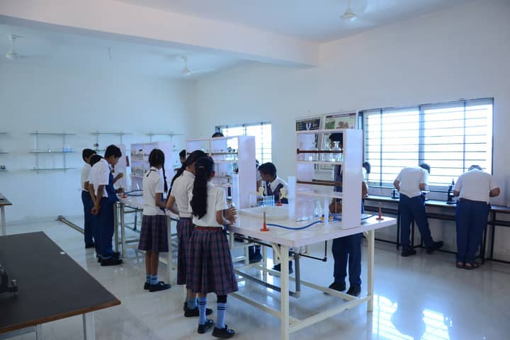 Alpha International School-Physics Lab