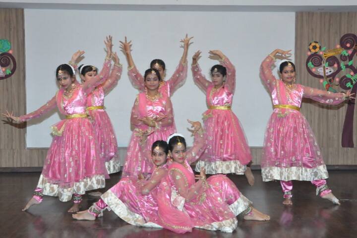 Annie Besant School-Dance