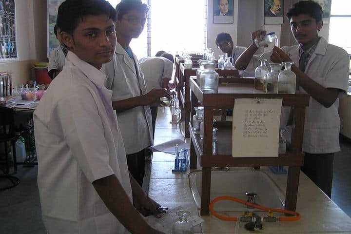 Bhandari Public School-Chemistry Lab