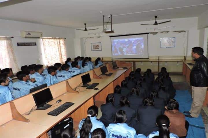 Bonnie Foi Co Education School-IT Lab