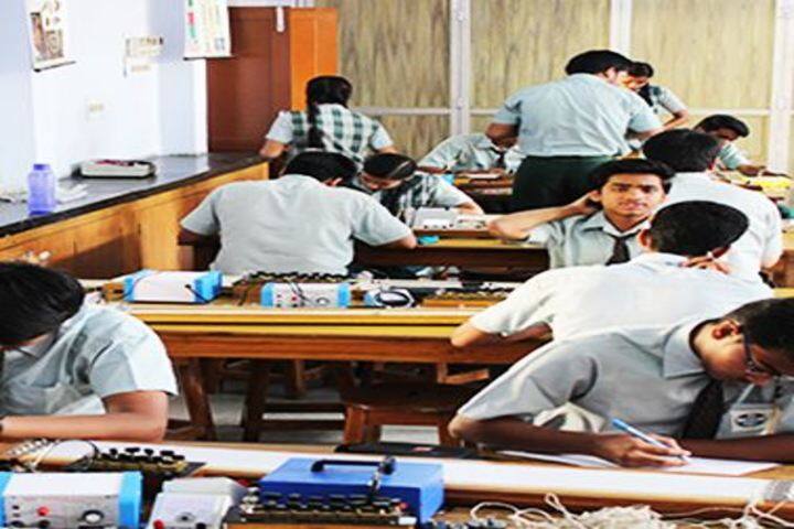 Carmel Convent Senior Secondary School-Physics Lab