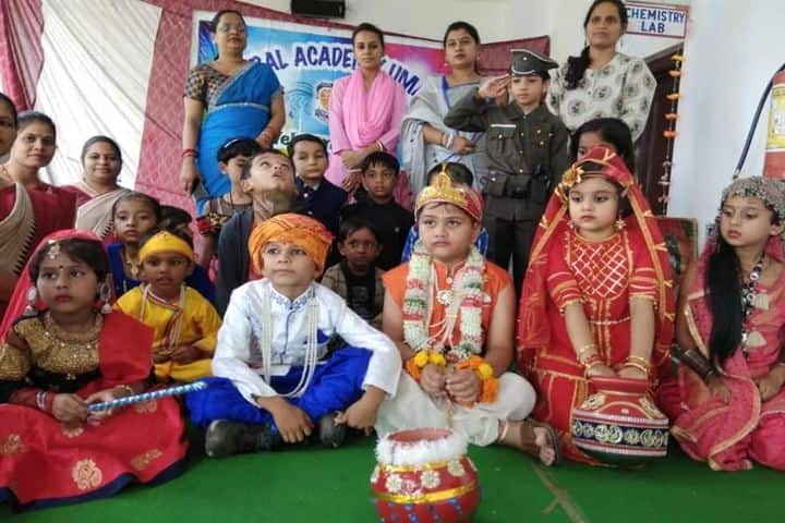 Central Academy English Medium School-Fancy Dress
