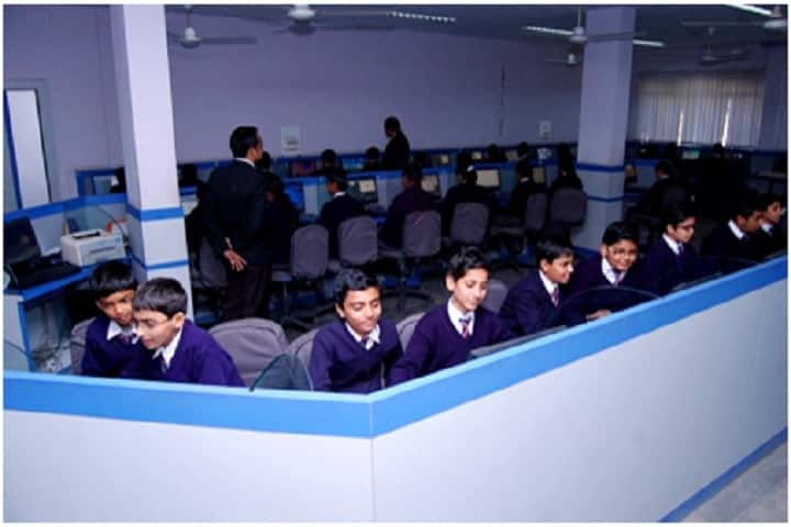 DAV ACC Public School-Computer Lab