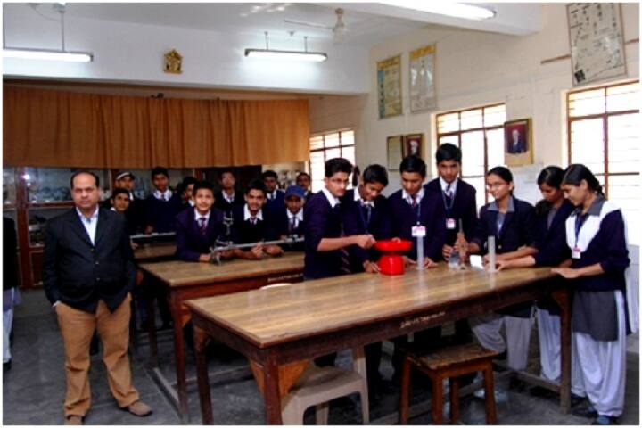 DAV ACC Public School-Physics Lab