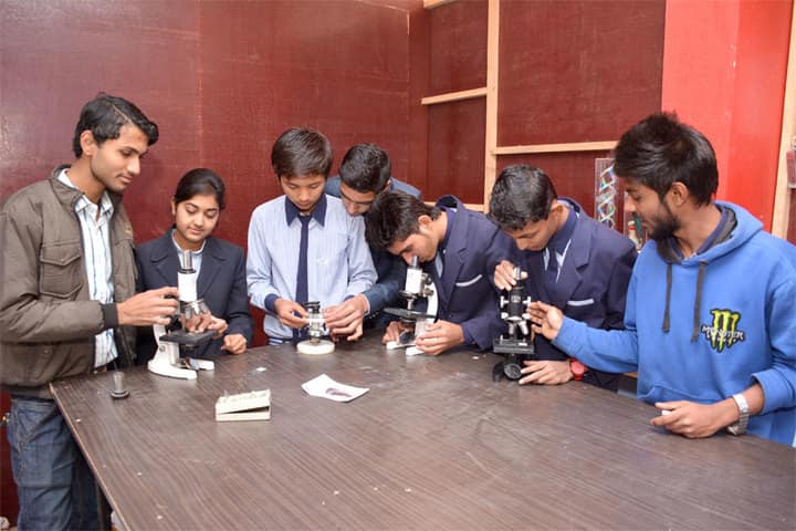 Datahari Public School-Lab