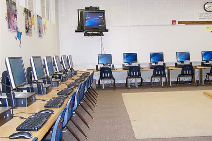 Delhi Public Academy-Computer Lab