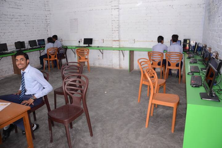 A Y International School-IT Lab