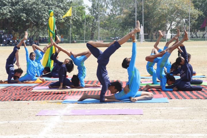Demonstration School-Yoga