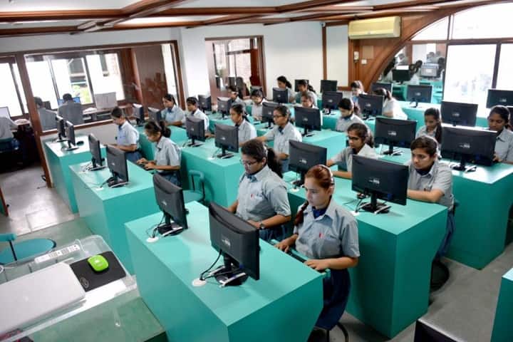 Emerald Heights Higher Secondary School-IT-Lab