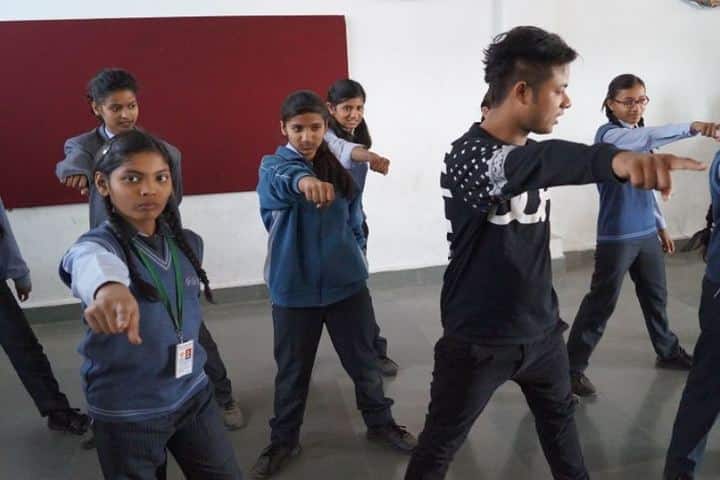 Gwalior Glory High School-Dance class