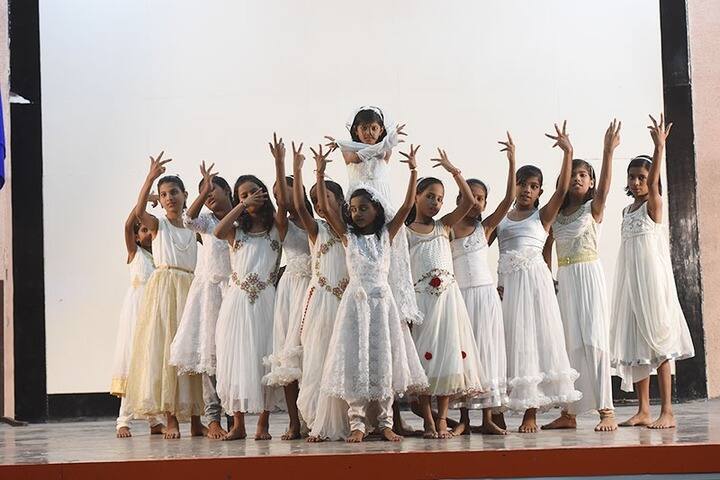 Gyanodaya Sarva Mangal Vidya Mandir-Dancing Activity