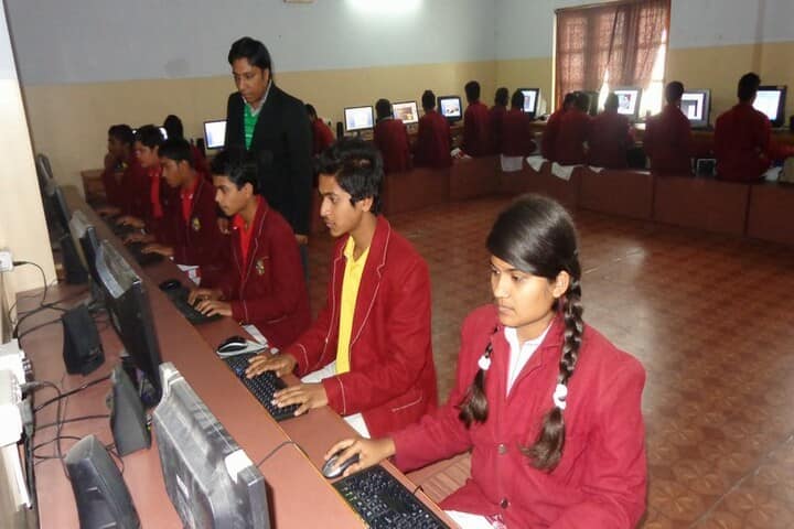 Holy Cross Senior Secondary School-Computer Lab