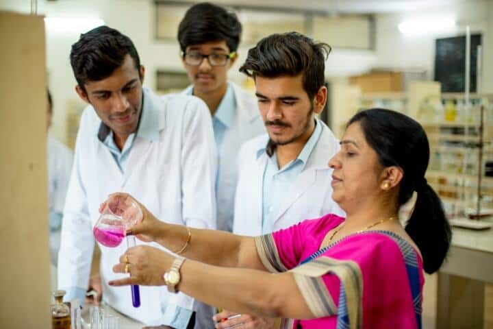 Indore Public School-Chemistry Lab