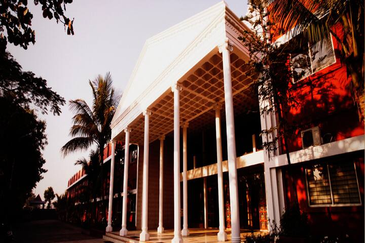 Ishaque Patel Public School-School View