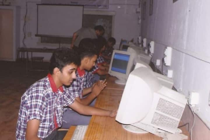 Kendriya Vidyalaya No 1 - Computer Lab