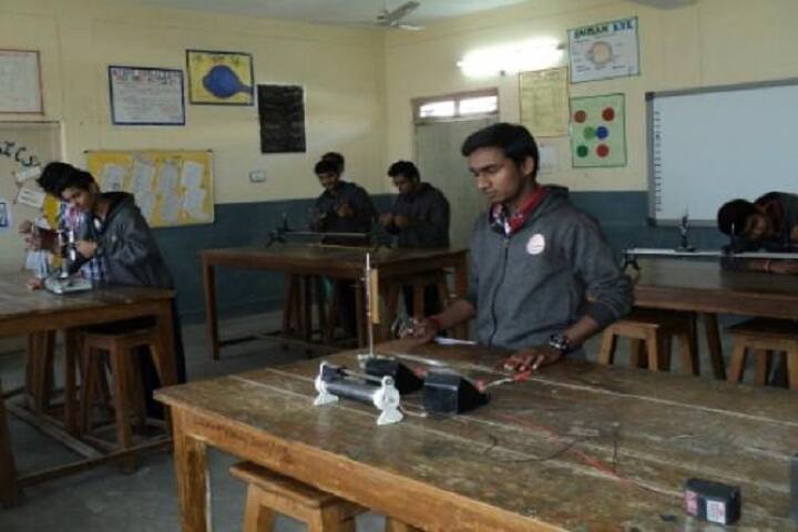 Kendriya Vidyalaya No 2 - Physics Lab