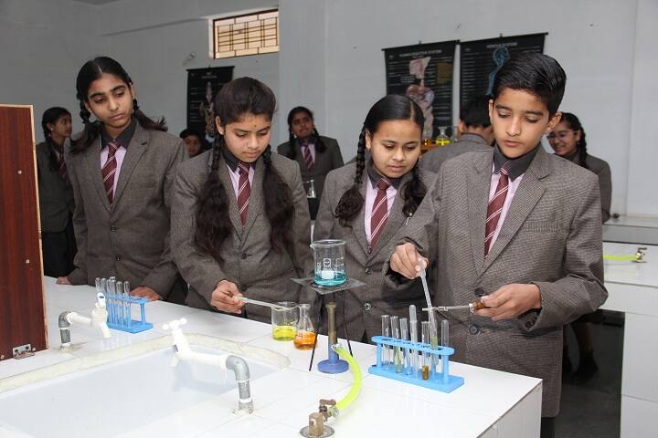 Krishna Academy-Chemistry lab