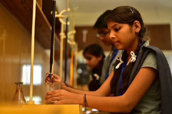 Little Star Shailesh Memorial School-Chemistry Lab