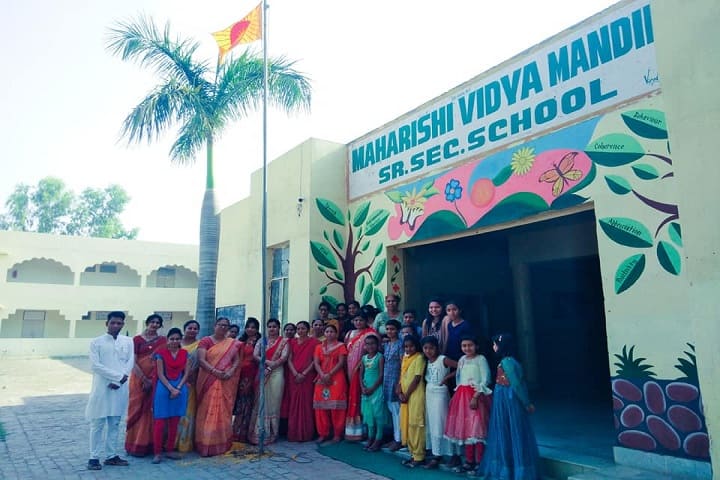 Maharishi Centre For Educational Excellence-Group Photo