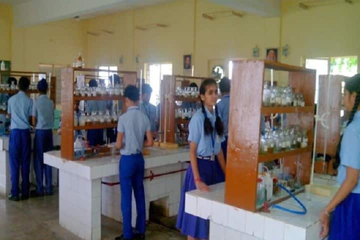 Maharishi Centre For Educational Excellence-Chemistry Lab