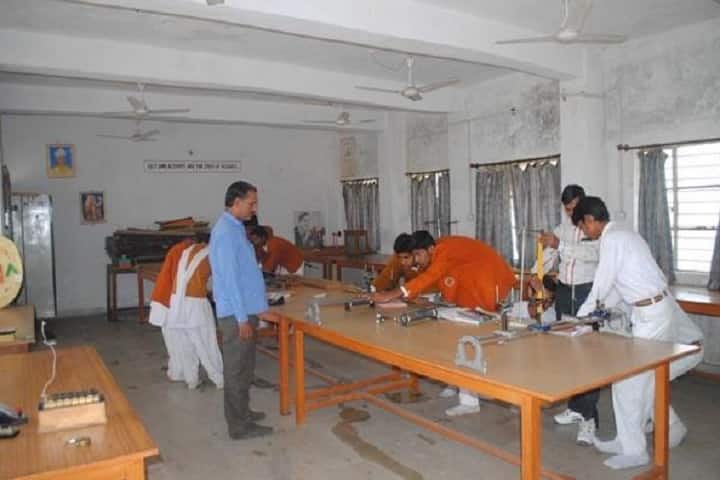 Maharishi Vidya Mandir-Physics Lab