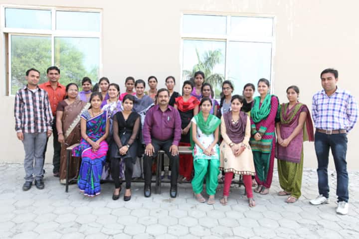 Om International School-Staff Photo