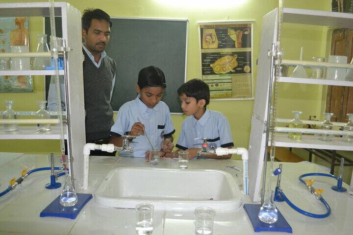 Paramount Academy-Physic Lab
