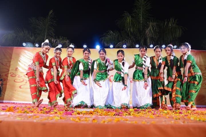 Paras Vidya Vihar-Dance
