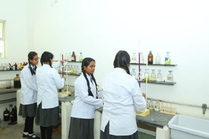 Paras Vidya Vihar-Chemistry Lab