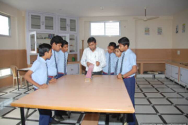 Patra Gurukul International School-Lab