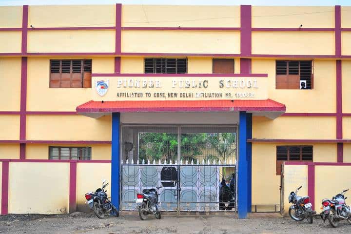 Pioneer Public School-Entrance-View