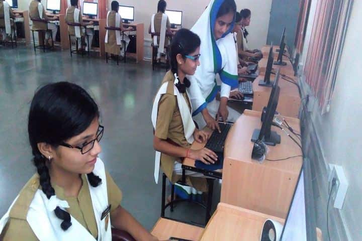Pratibhasthali Gyanoday Vidiyapeeth-Computer Lab
