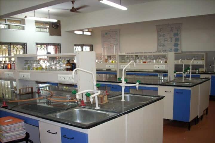 Raghuwansh Public School-Chemistry Lab