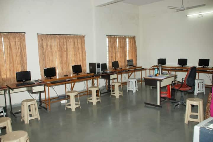 Raj Heights The Global School-Computer Lab