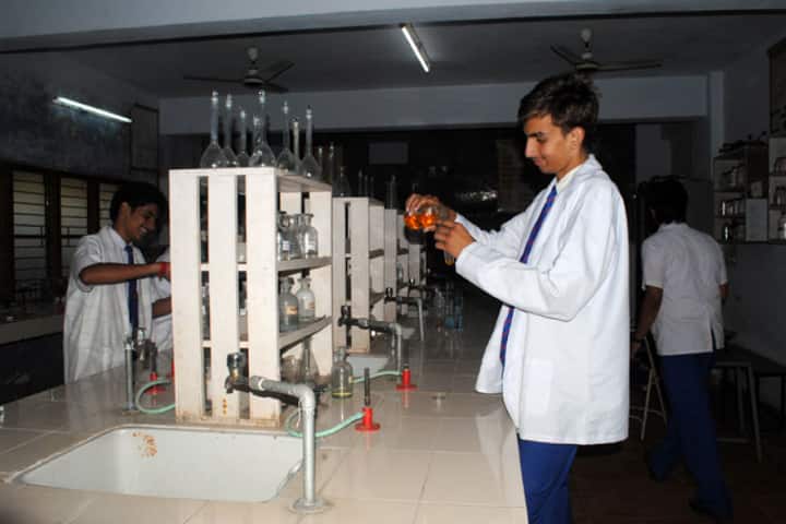 Rajeev Gandhi Higher Secondary School-Chemistry Lab