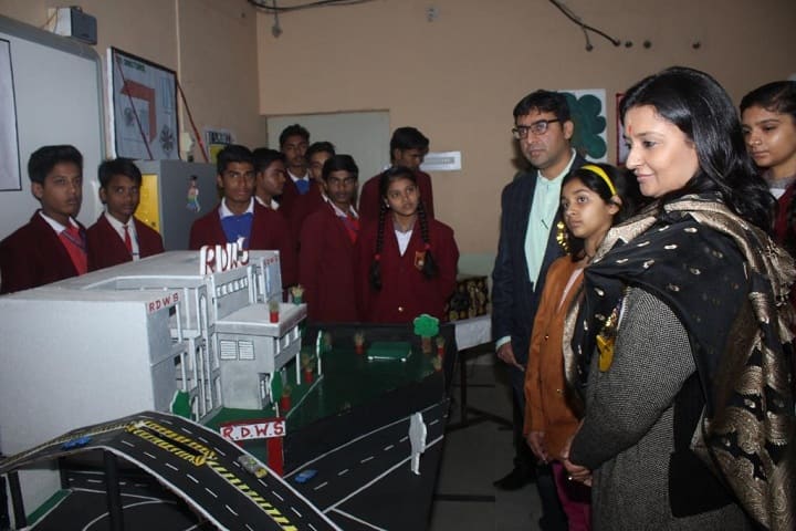 Roshan Dhoreliya World School-Science Exhibition