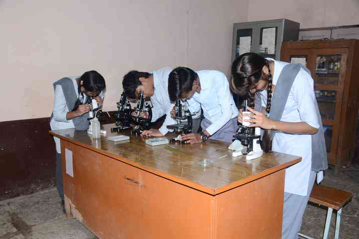 Sarasvati Vidhya Mandir Higher Secondary School-Chemistry Lab