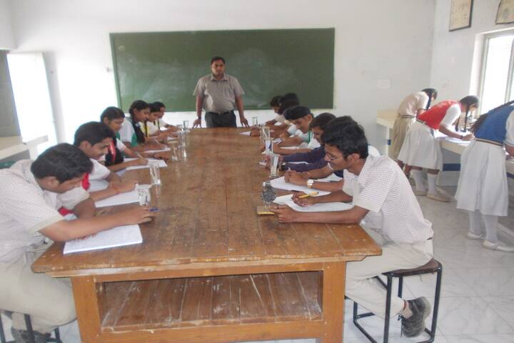 Sendhwa Public School-Biology Lab