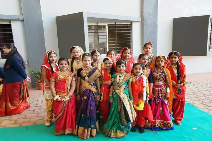 Shri Gyanratna Academy-Traditional Wear