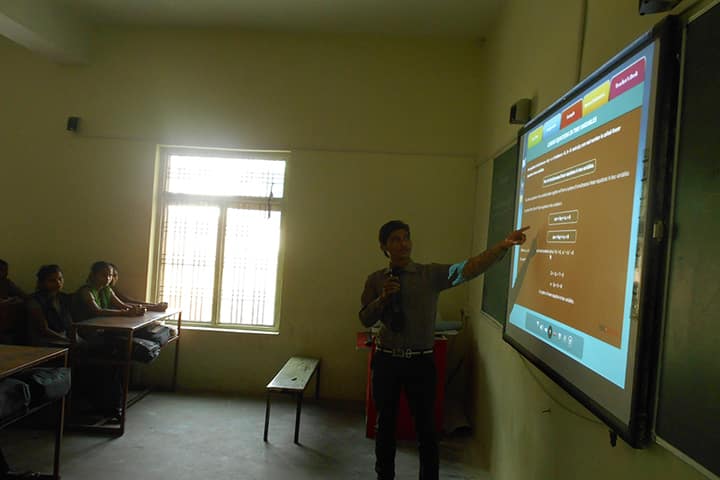 Shri Ramji Lal Senior Secondary School-Smart Class Room